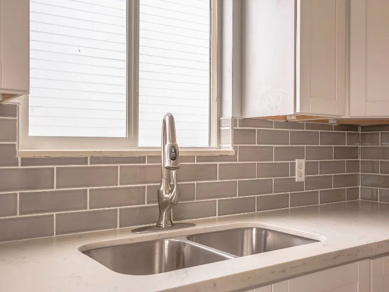 undermount sink.