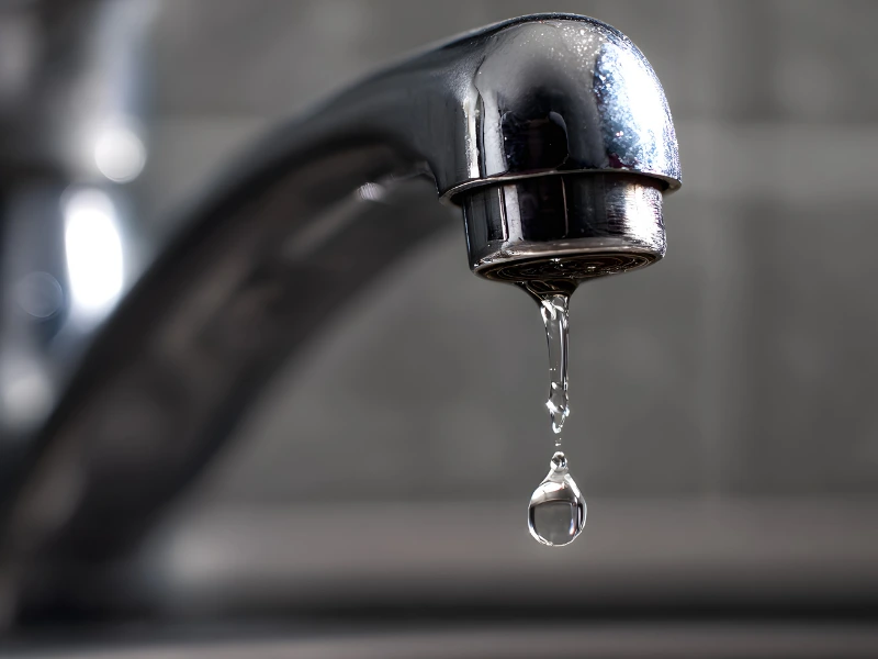 Leaking sink faucet.